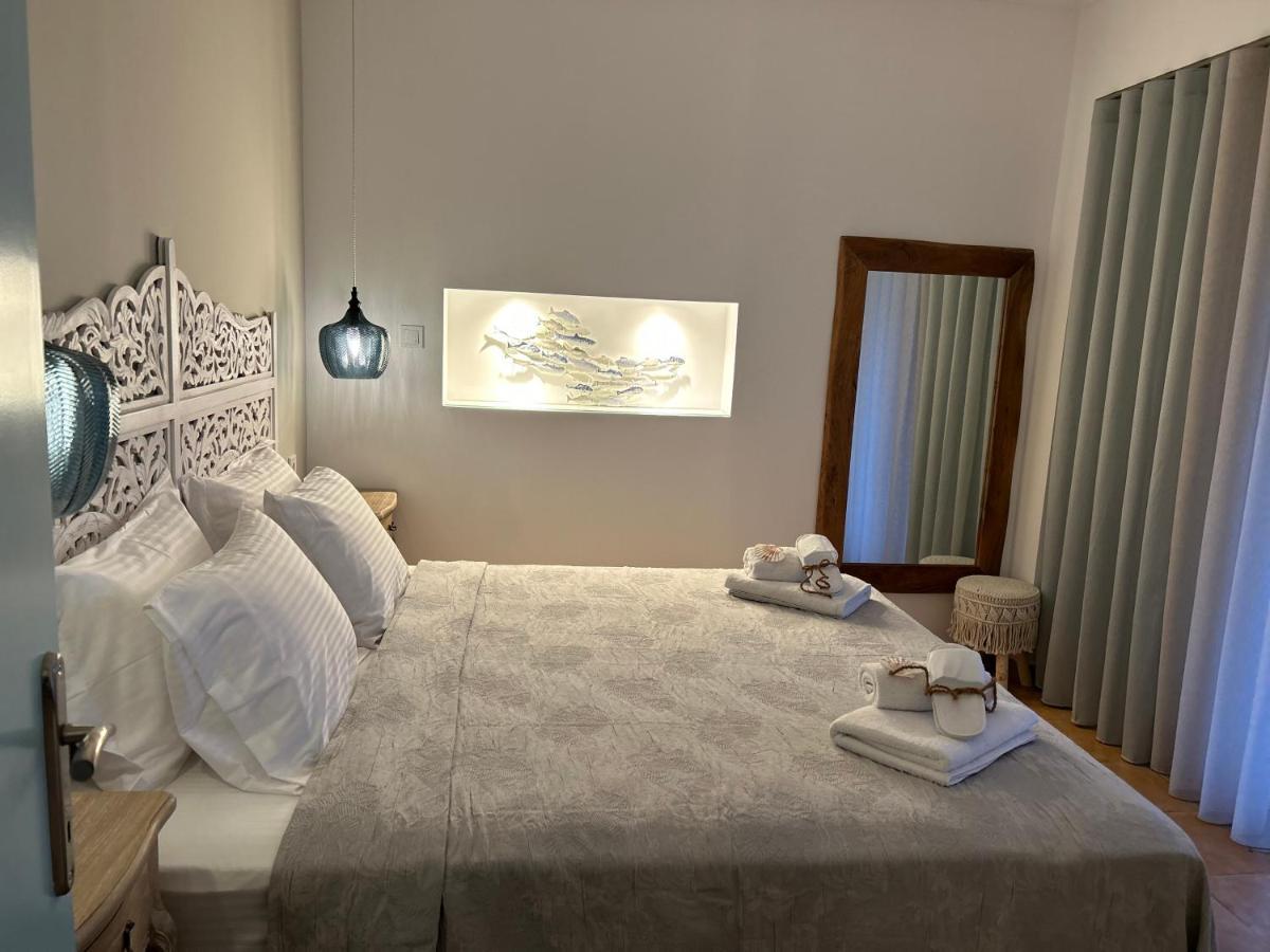 Calliopes By The Sea Boutique Suites Паралия-Дионисиу Экстерьер фото
